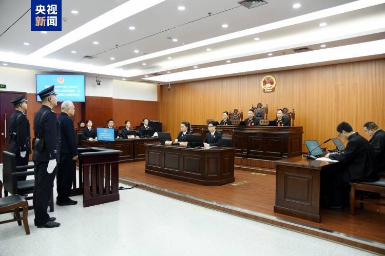 被控非法收受财物2.45亿余元 江苏省人大常委会原副主任刘捍东受审
