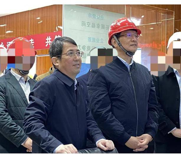 柳州烂尾轻轨“幻想柱”被拆除！施工人员：单根墩柱切割拆除用时2小时，费用约10万元