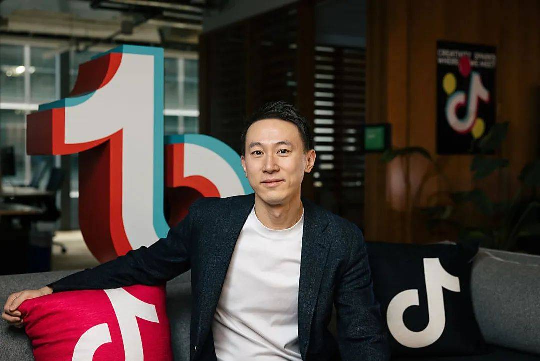Tiktok弹窗感谢川普续命90天，周受资和扎克伯格受邀总统就职典礼“瓜田对决”