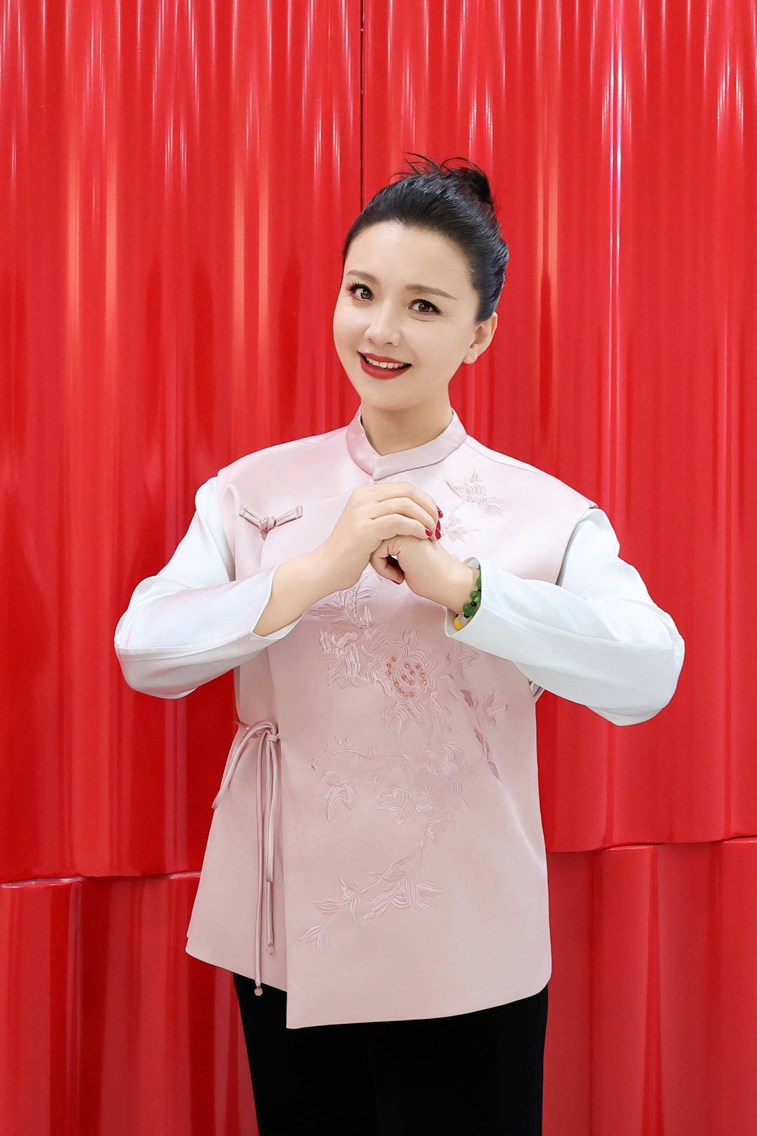 “槿汐姑姑”孙茜四上春晚：用我的解说与视障朋友共享除夕盛宴丨封面头条