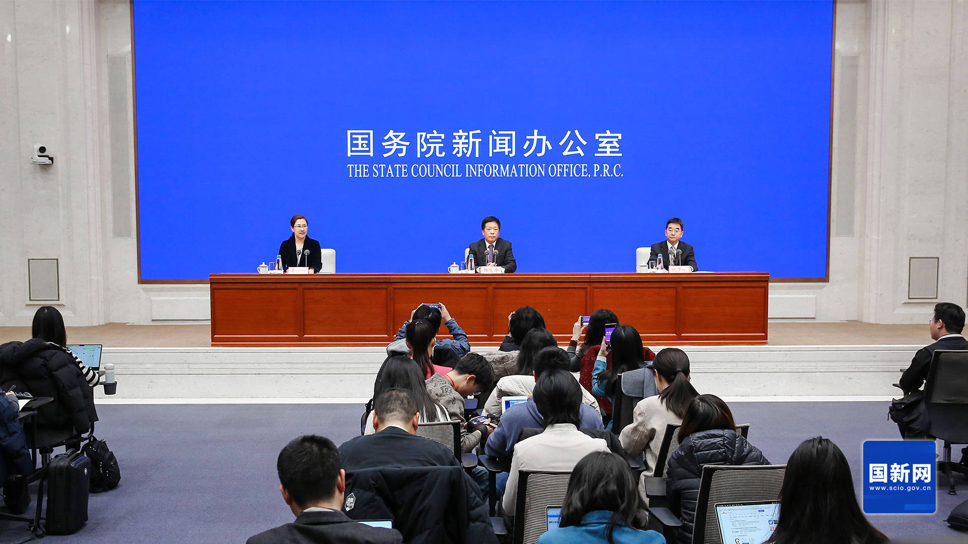 中央财办：逐步提高城乡居民基本养老保险基础养老金
