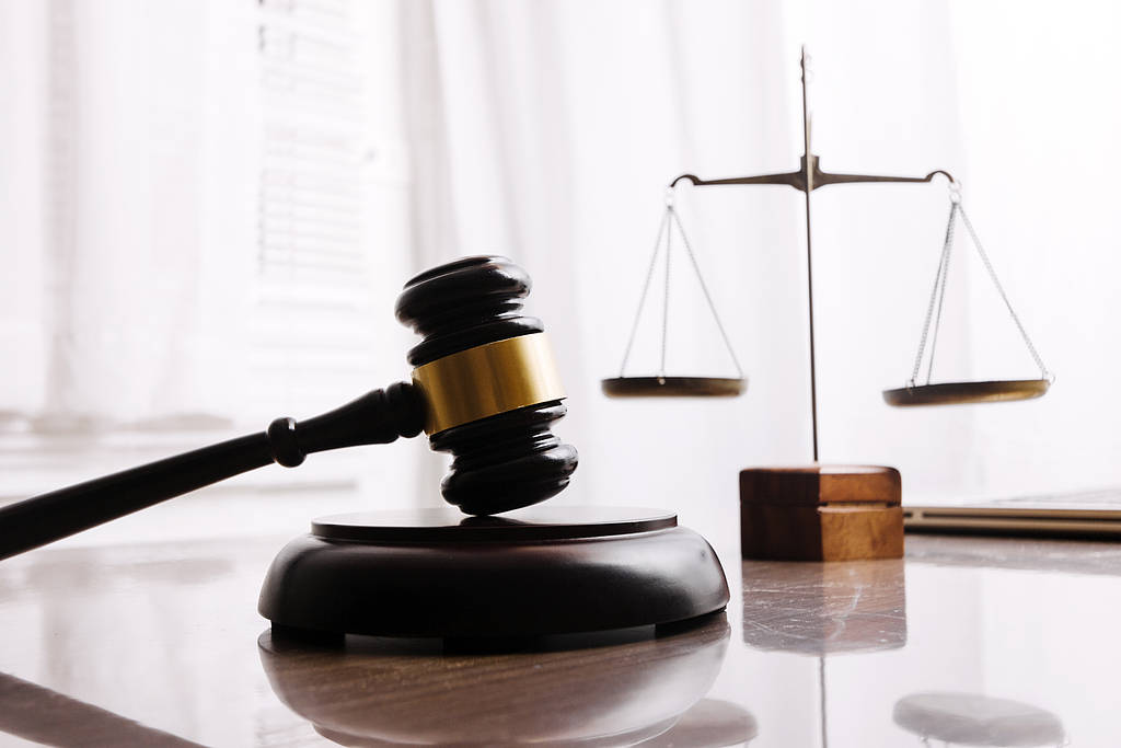 “反杀”入侵住宅的狗主人,认定正当防卫恐怕有点难